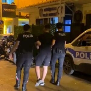 izmirde uyusturucu ve silah operasyonu cNxT5tEc