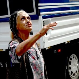 kizi tarafindan terk edilen kadin otelde dsNms74R