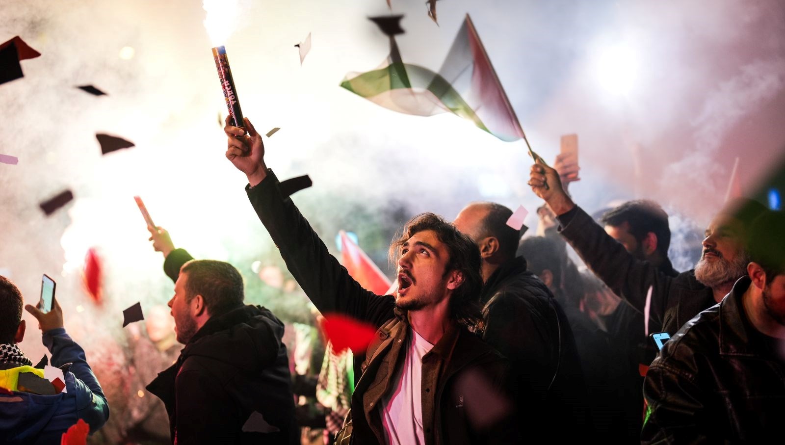 istanbulda israil konsoloslugu onunde filistine destek eylemi Uggg8huJ