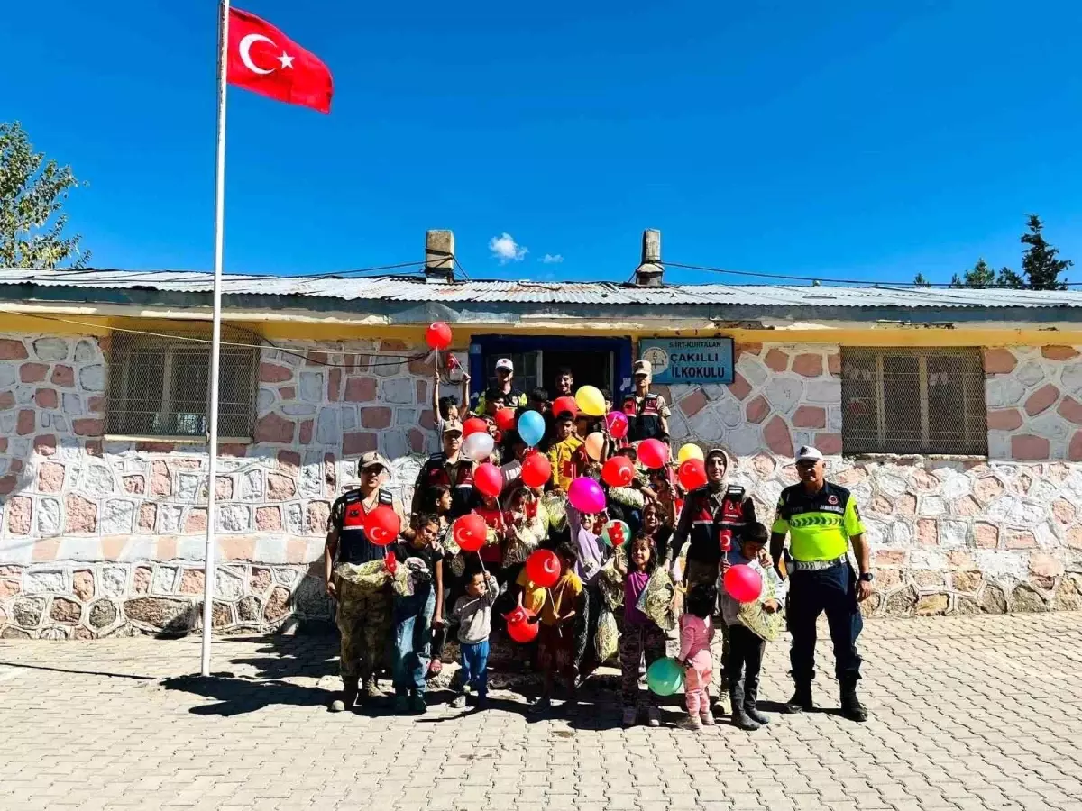 jandarma kiz cocuklari gununde ogrencilere egitim verdi jeeAdpDP