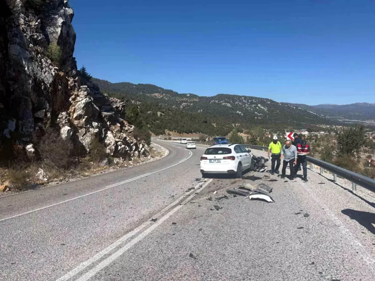 muglada otomobil motosiklet kazasi surucu hayatini kaybetti m1sp5gYS.jpg