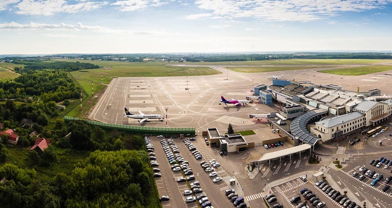 ucuslar iptal edilmisti dev havalimani hava trafigine yeniden acildi 5G4ZyiET