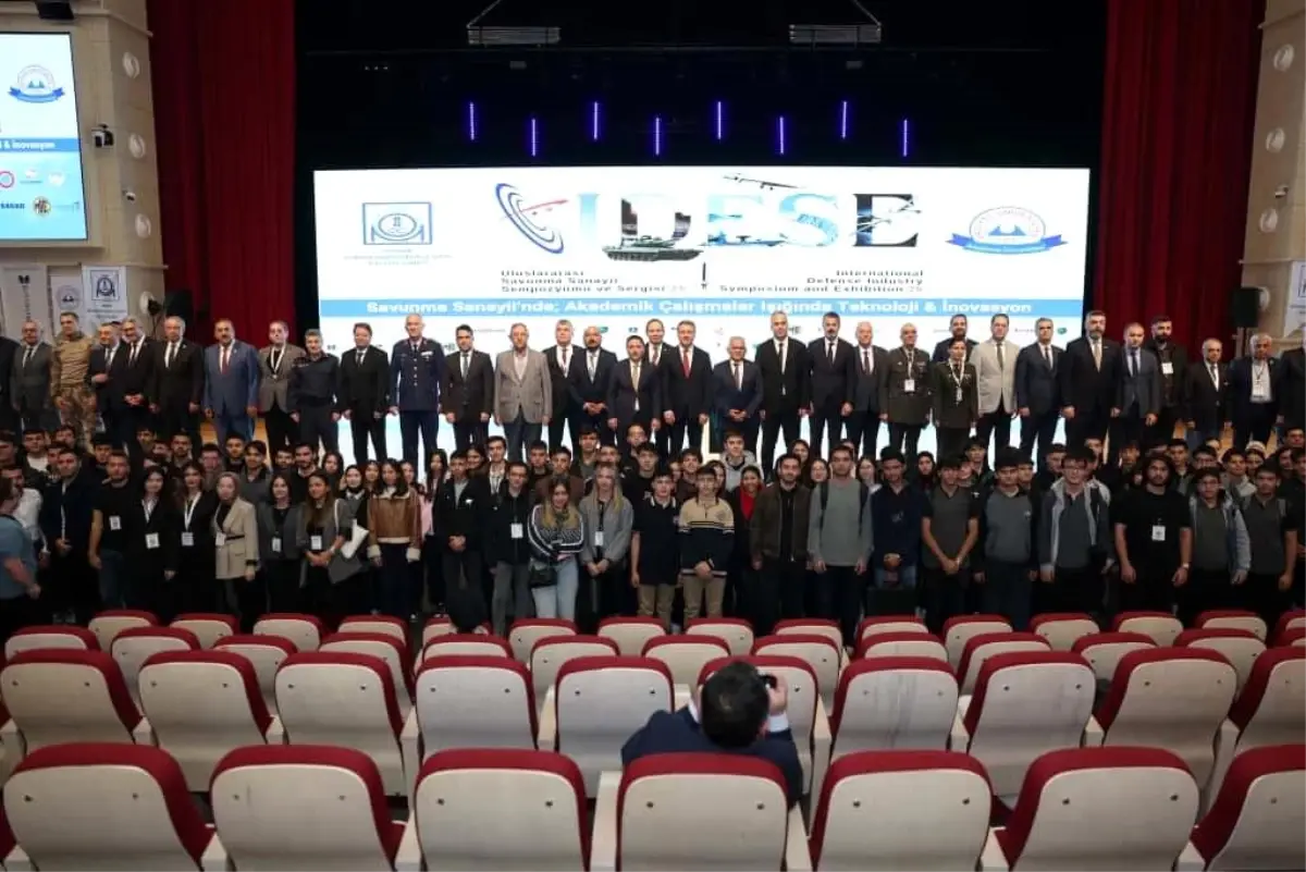 vali cicek turkiye cumhuriyetinin savunma sanayisinin guclenmesi sadece bizim icin degil dunya mazlumlari icin kiymetli ve onemlidir cnjAzxOx.jpg