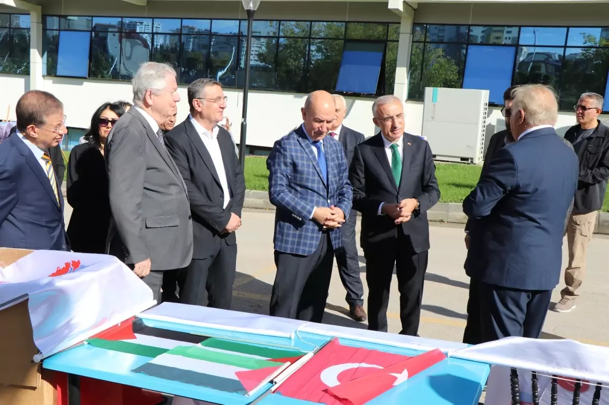 yuksek ihtisas universitesinde gazze ile dayanisma haftasi duzenlendi Bi1QTB4m